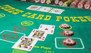 Pemain Serie A melakukan kontrol bola di lapangan